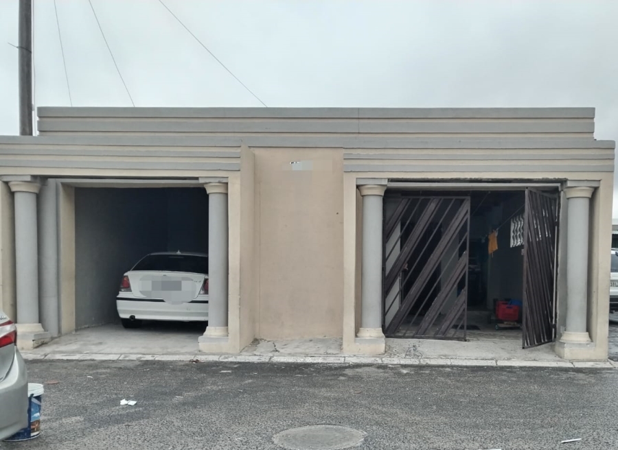 2 Bedroom Property for Sale in Umrhabulo Triangle Western Cape